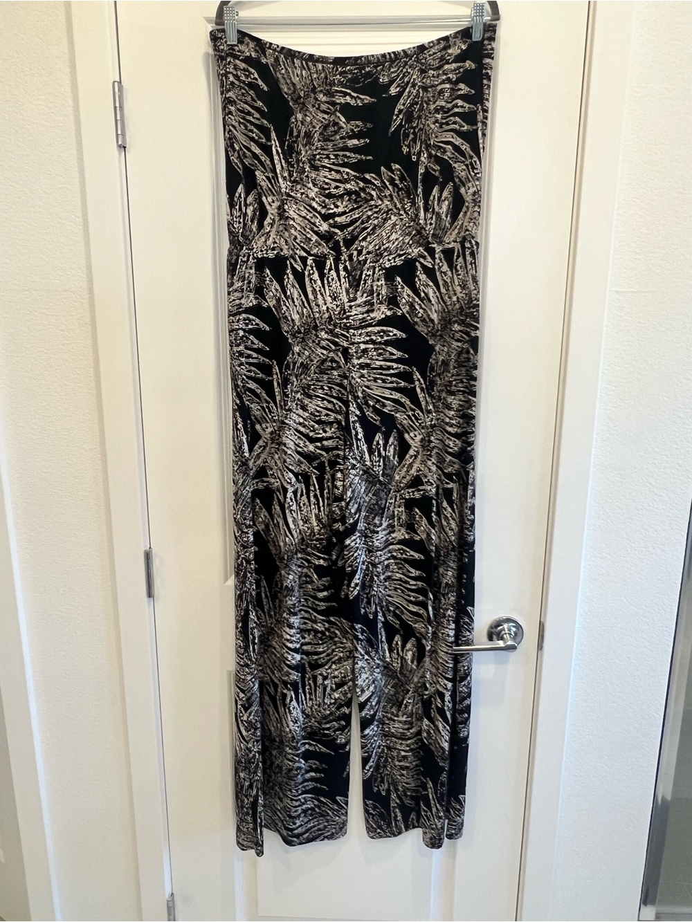 Black & Cream Wide-Leg Palm Print Pants